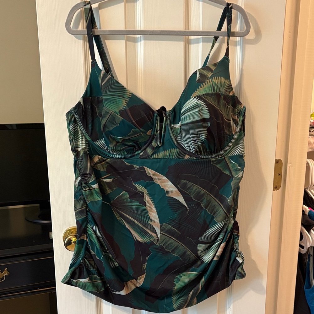 Tropical Leaf Print Tankini Swim Top